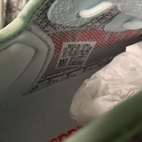 DS YEEZY BLUE TINT 350 - Picture 2 of 9